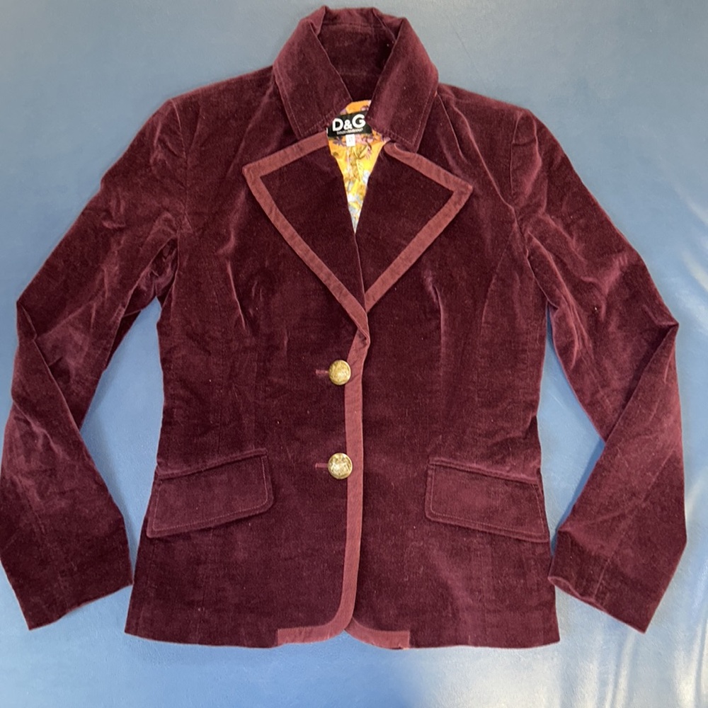 DOLCE & GABBANA sz 42 opulent Merlot velvet blazer floral line decorative button